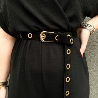 SELECTED | Suède riem met metalen ringen goud 2